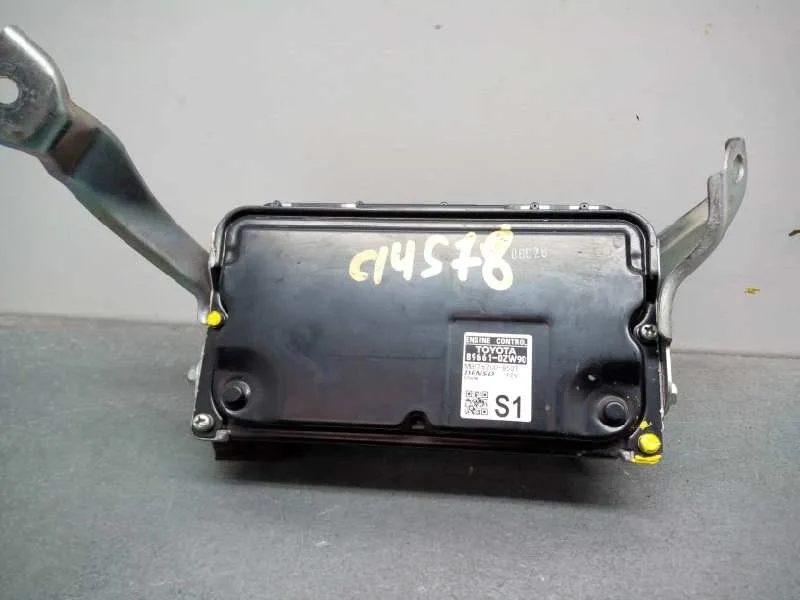 Centralita Motor Uce para Toyota Corolla (E18)