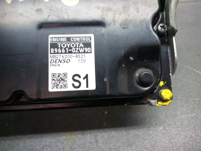Centralita Motor Uce para Toyota Corolla (E18)