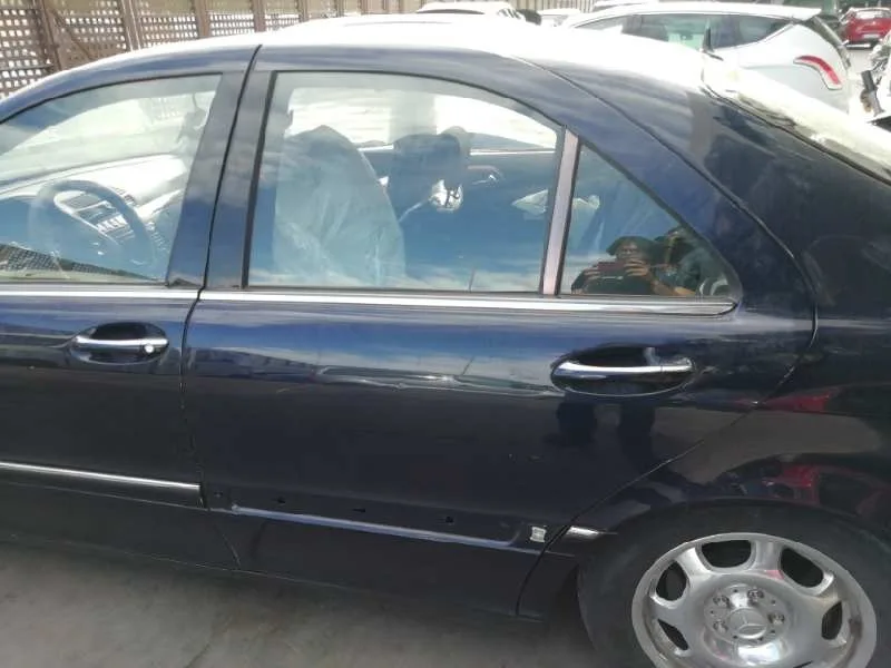 Puerta Trasera Izquierda para Mercedes-Benz Clase S (W220) Berlina