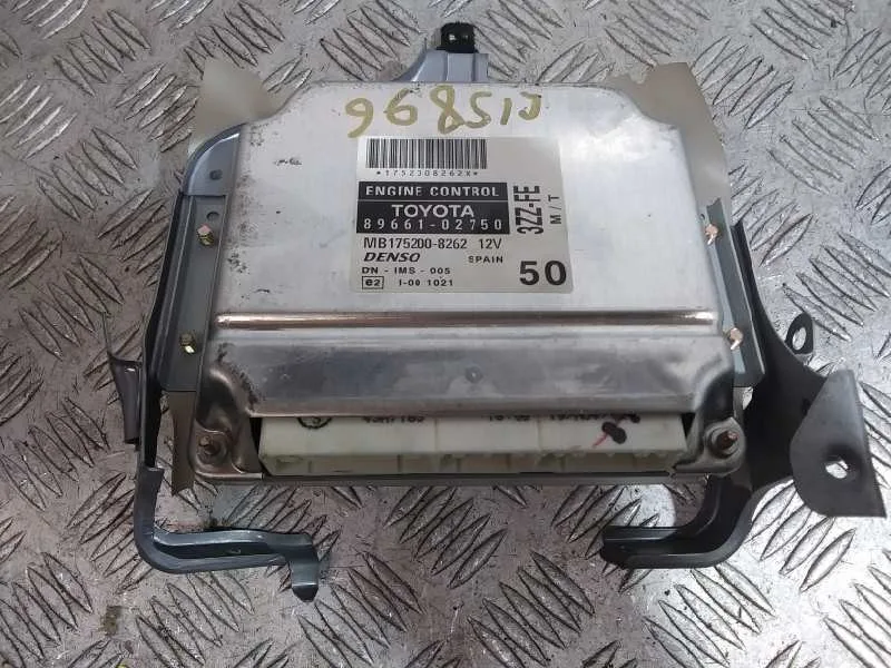 Centralita Motor Uce para Toyota Corolla (E12)