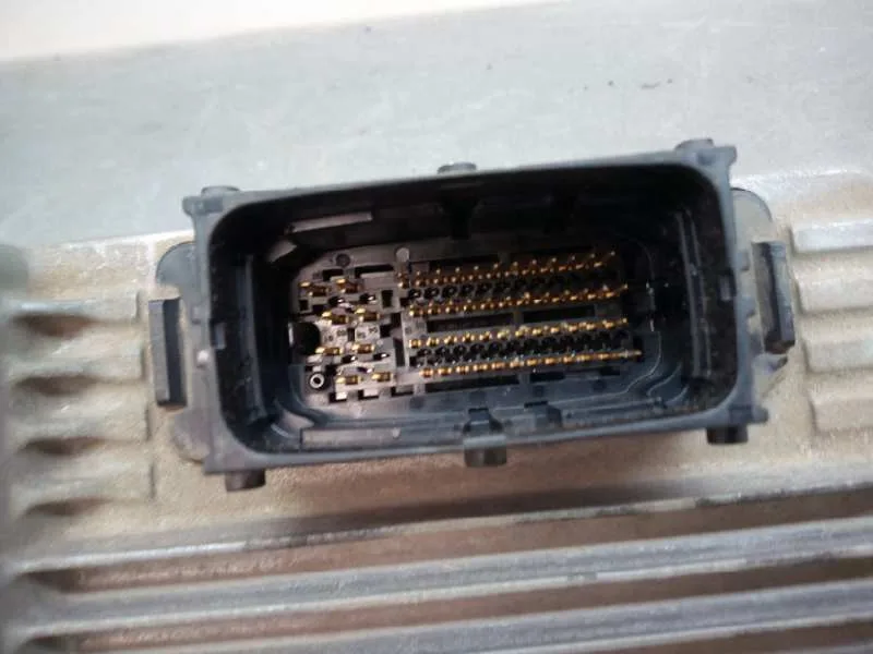 Centralita Motor Uce para Opel Corsa C