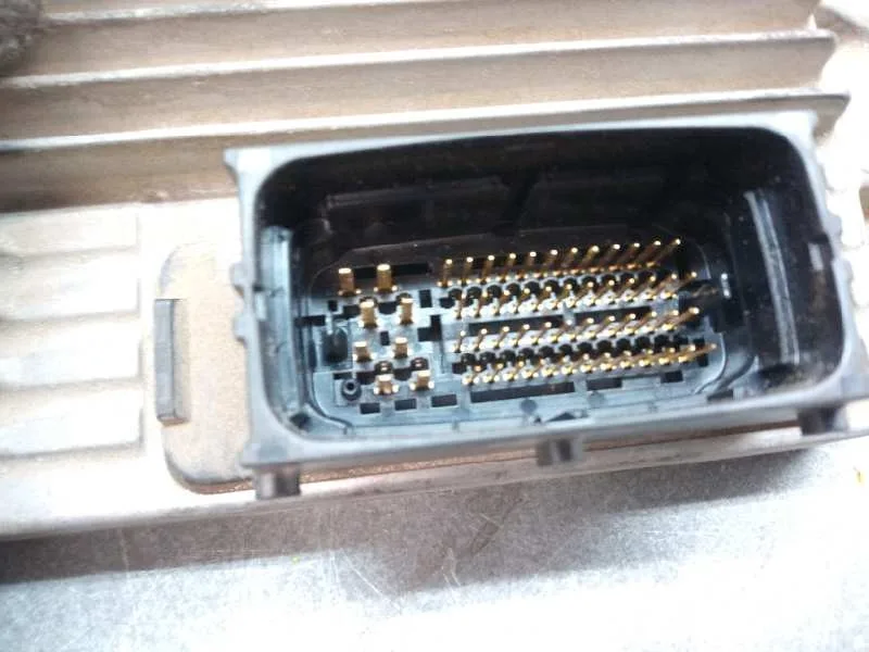 Centralita Motor Uce para Opel Corsa C