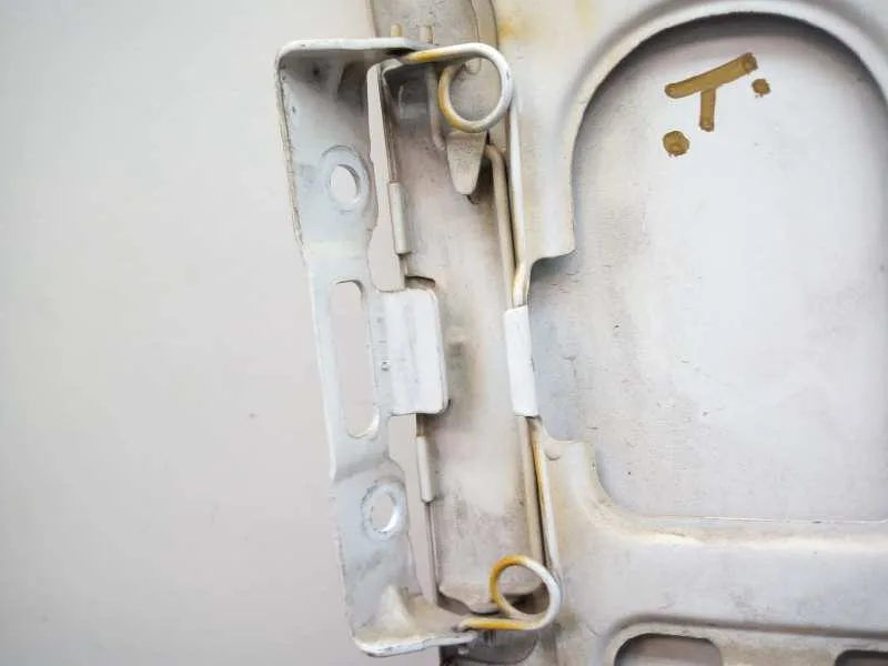 Tapa Exterior Combustible para Mercedes-Benz Sprinterii Caja Cerrada (Desde 01.06)