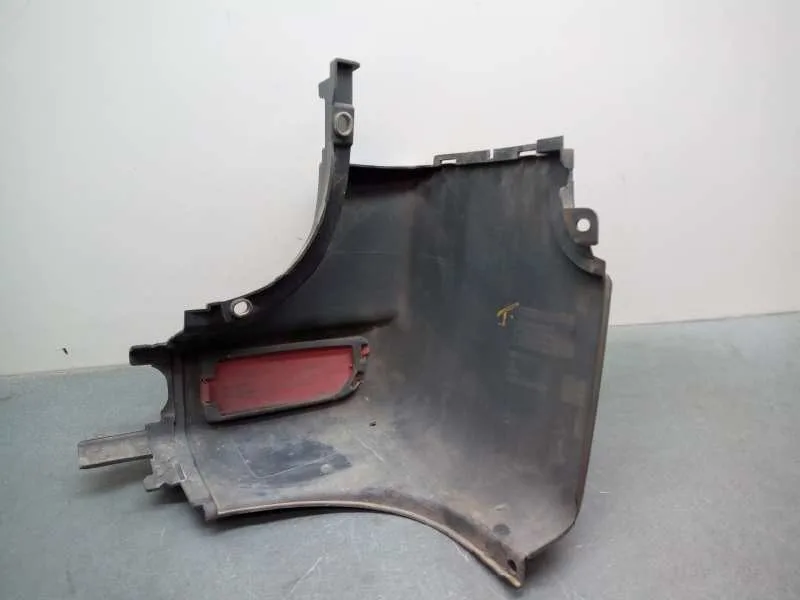 Puntera Paragolpes Trasera Izquierda para Mercedes-Benz Sprinterii Caja Cerrada (Desde 01.06)