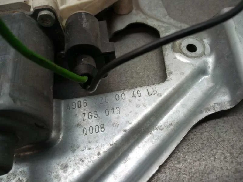 Elevalunas Delantero Derecho para Mercedes-Benz Sprinterii Caja Cerrada (Desde 01.06)