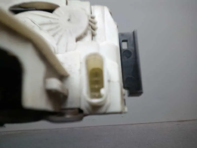 Cerradura Puerta Delantera Izquierda para Mercedes-Benz Sprinterii Caja Cerrada (Desde 01.06)