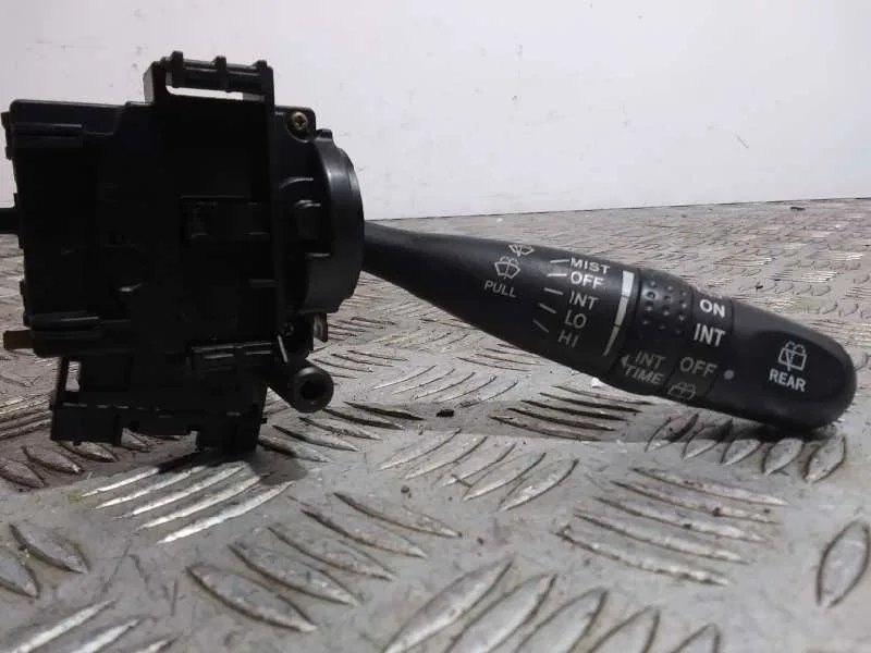 Mando Limpia para Toyota Corolla (E12)