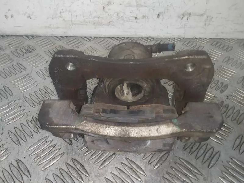 Pinza Freno Delantera Derecha para Mazda 2 Lim. ()