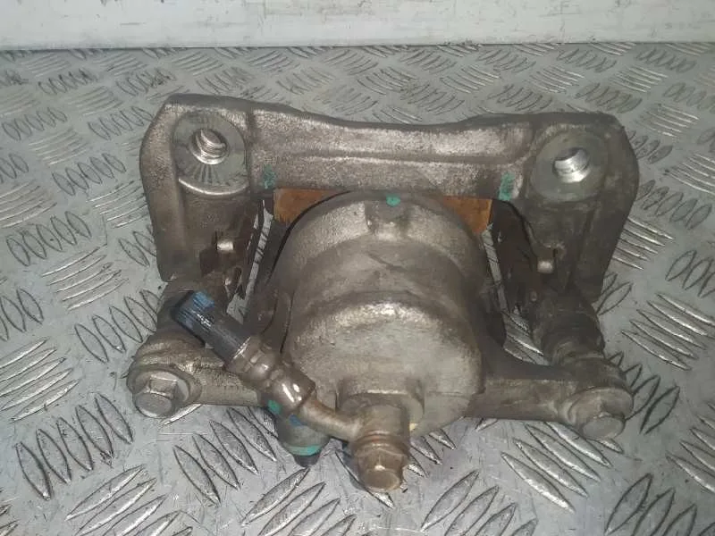Pinza Freno Delantera Derecha para Mazda 2 Lim. ()