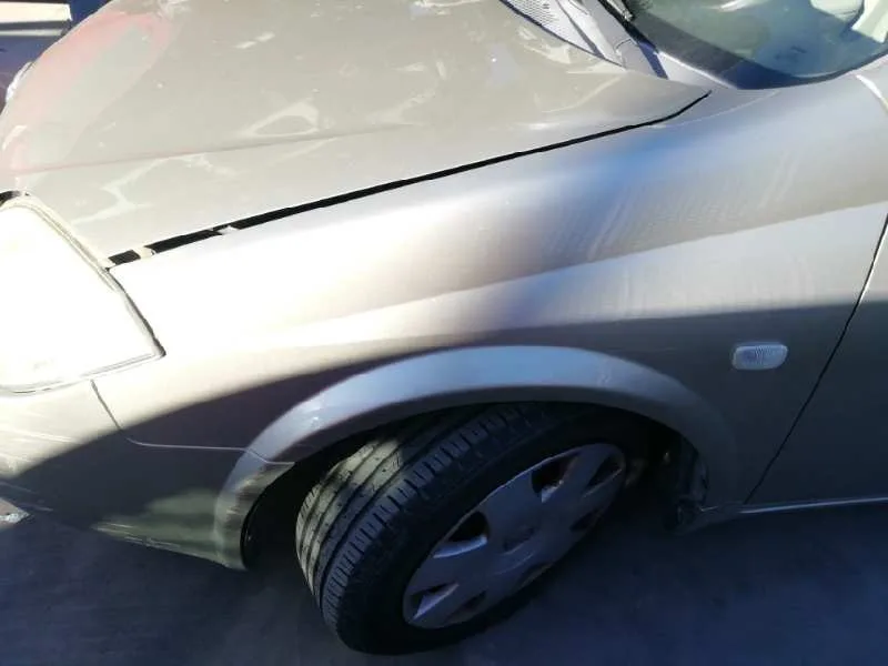 Aleta Delantera Izquierda para Nissan Primera Berlina (P12)