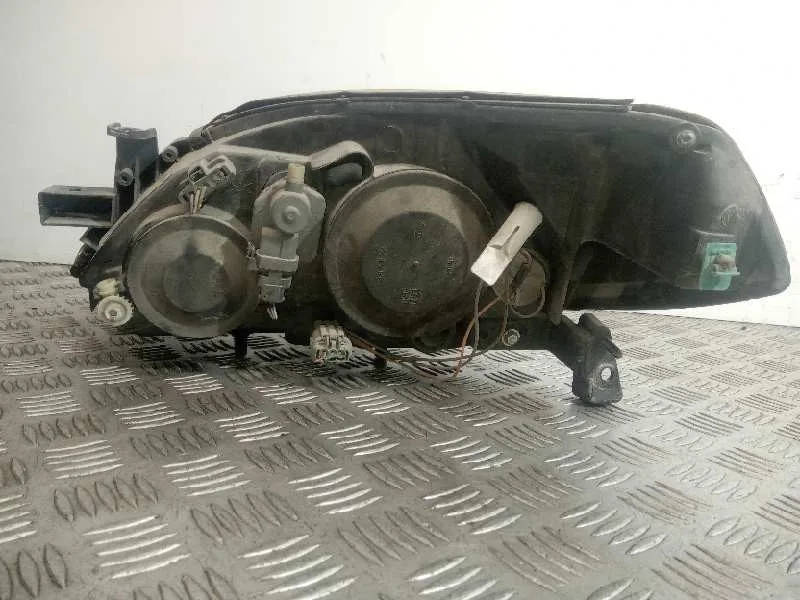 Faro Derecho para Nissan Primera Berlina (P12)