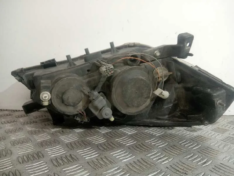 Faro Izquierdo para Nissan Primera Berlina (P12)