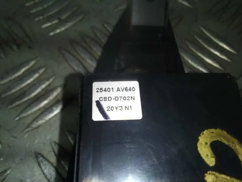 Mando Elevalunas Delantero Izquierdo para Nissan Primera Berlina (P12)