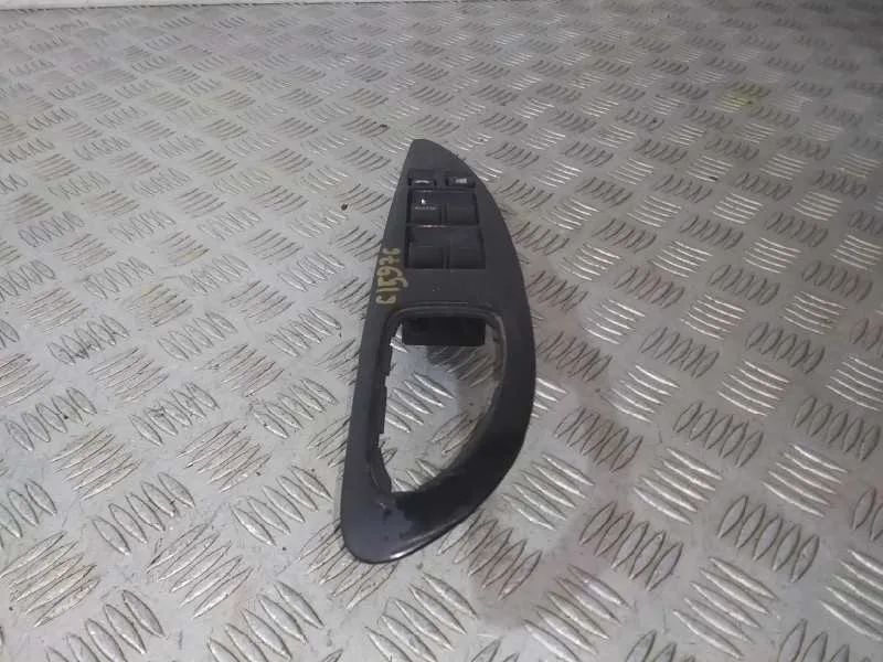 Mando Elevalunas Delantero Izquierdo para Nissan Primera Berlina (P12)