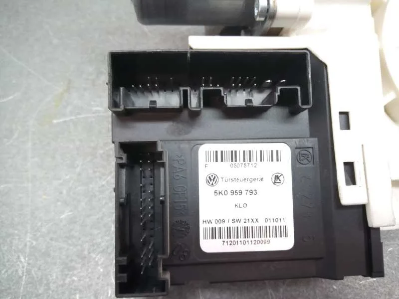Motor Elevalunas Delantero Izquierdo para Volkswagen Golf Vi (5K1)