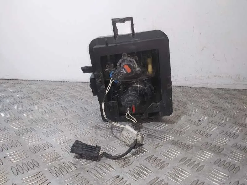 Faro Antiniebla Derecho para Cadillac Cts