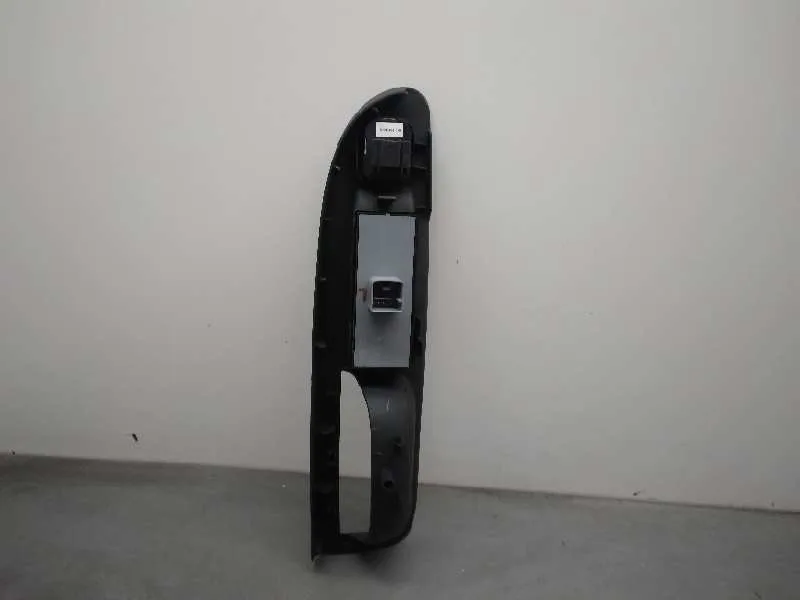Mando Elevalunas Delantero Izquierdo para Volkswagen Passat Berlina (3C2)