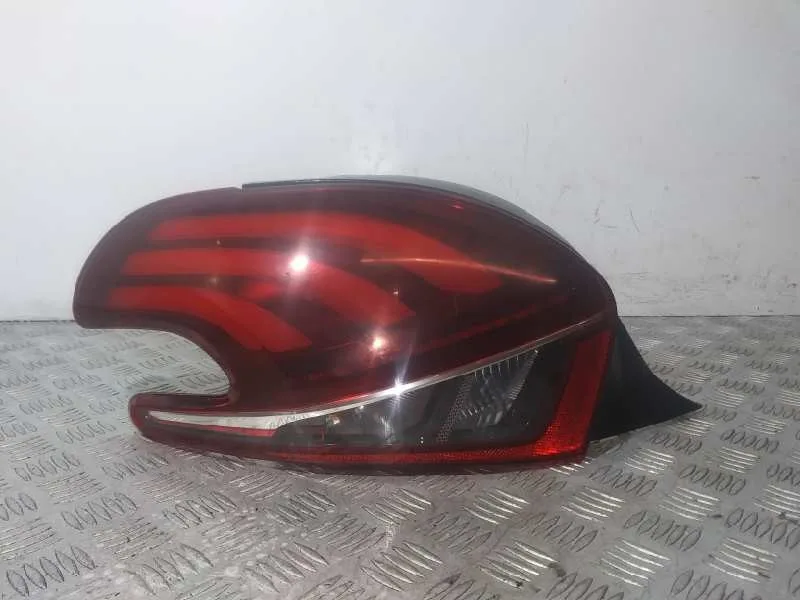 Piloto Trasero Izquierdo para Peugeot 208