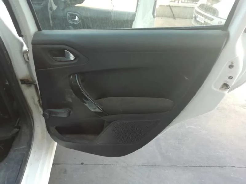 Guarnecido Puerta Trasera Derecha para Peugeot 208