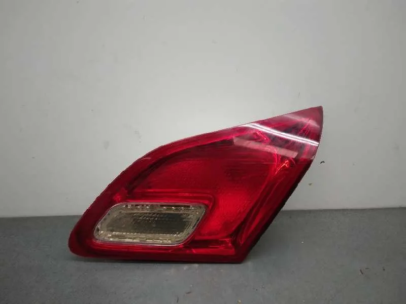 Piloto Trasero Derecho Interior para Opel Astra J Lim.