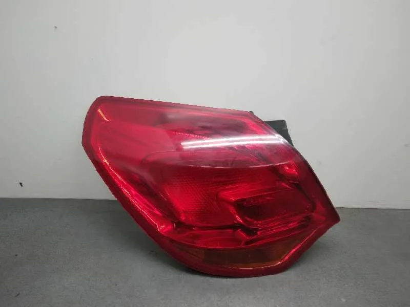 Piloto Trasero Izquierdo para Opel Astra J Lim.