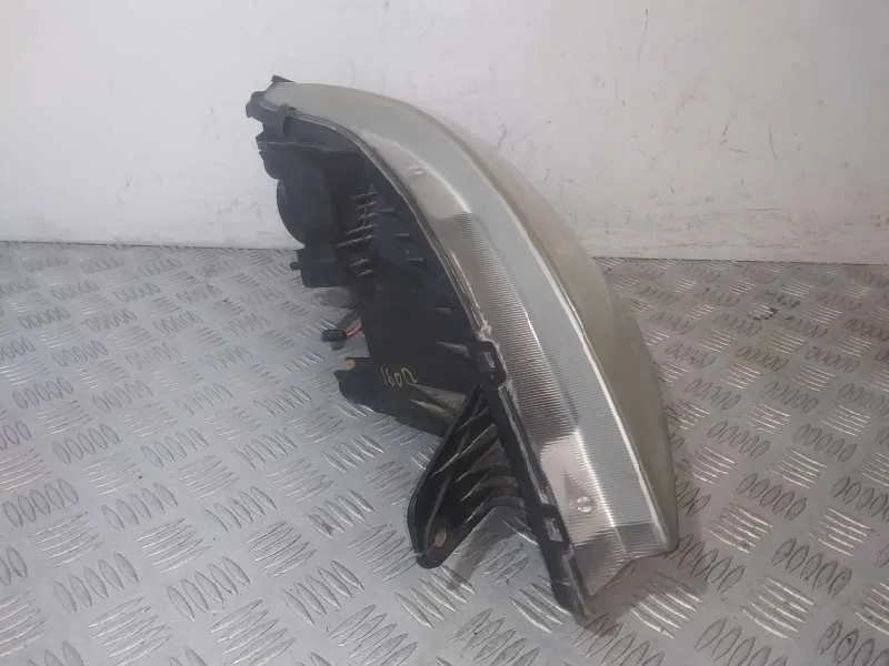 Faro Izquierdo para Ssangyong Rexton