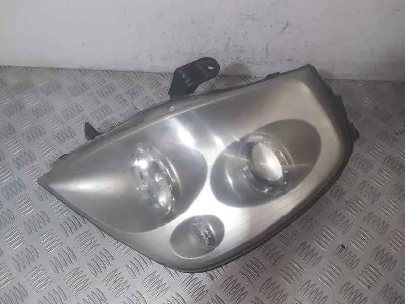 Faro Izquierdo para Ssangyong Rexton