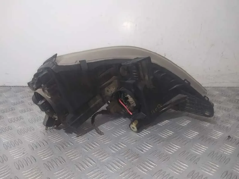 Faro Izquierdo para Ssangyong Rexton