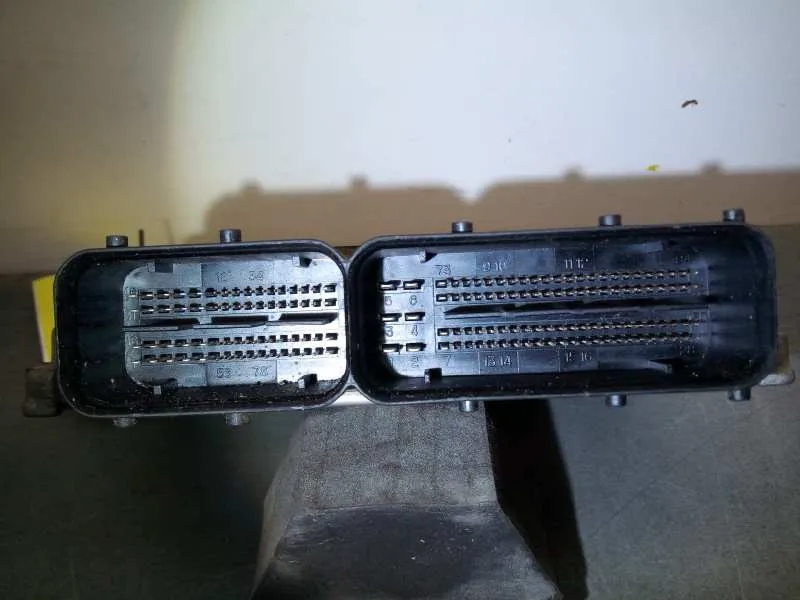 Centralita Motor Uce para Kia Carens (Un)