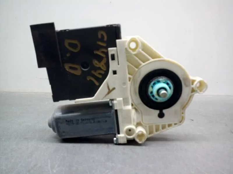 Motor Elevalunas Delantero Derecho para Volkswagen Passat Berlina (3C2)