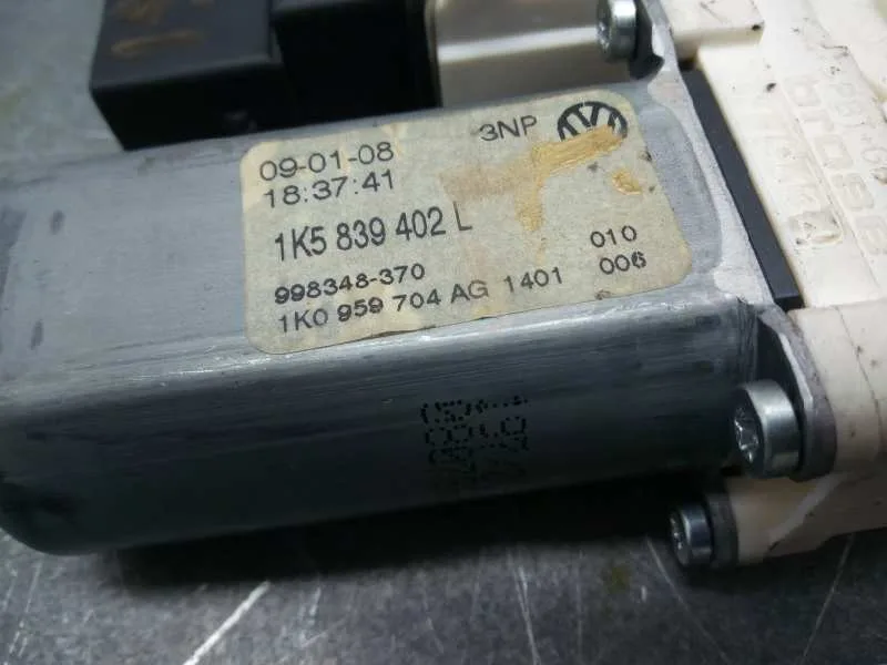 Motor Elevalunas Trasero Derecho para Volkswagen Jetta (1K2)