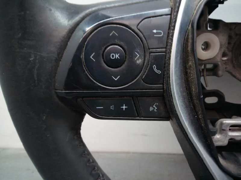 Volante para Toyota Corolla (E18)