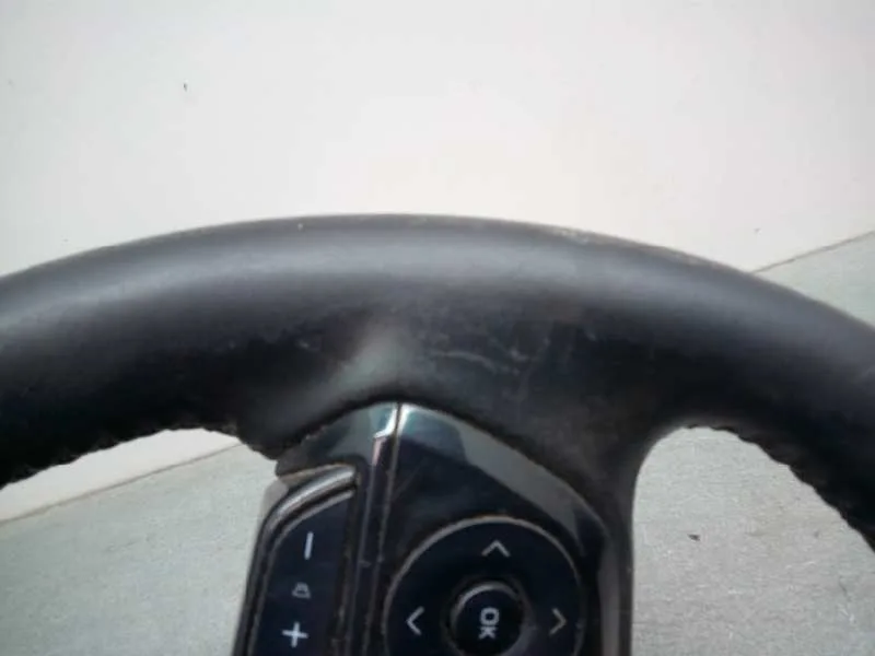 Volante para Toyota Corolla (E18)