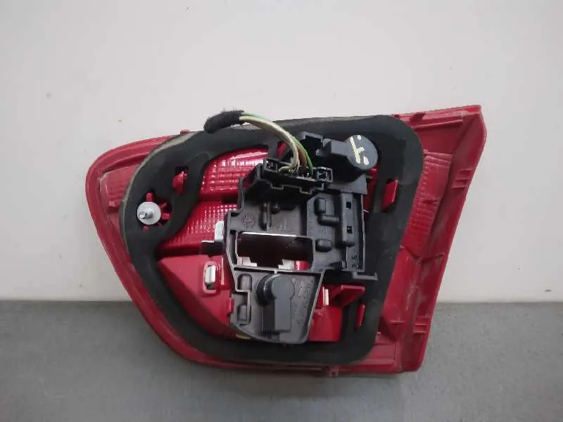 Piloto Trasero Izquierdo Interior para Seat Ibiza St (6J8)