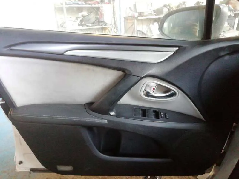 Guarnecido Puerta Delantera Izquierda para Toyota Avensis Touring Sports