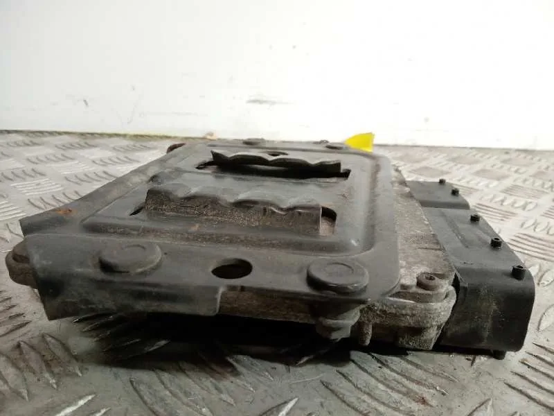 Centralita Motor Uce para Opel Corsa C