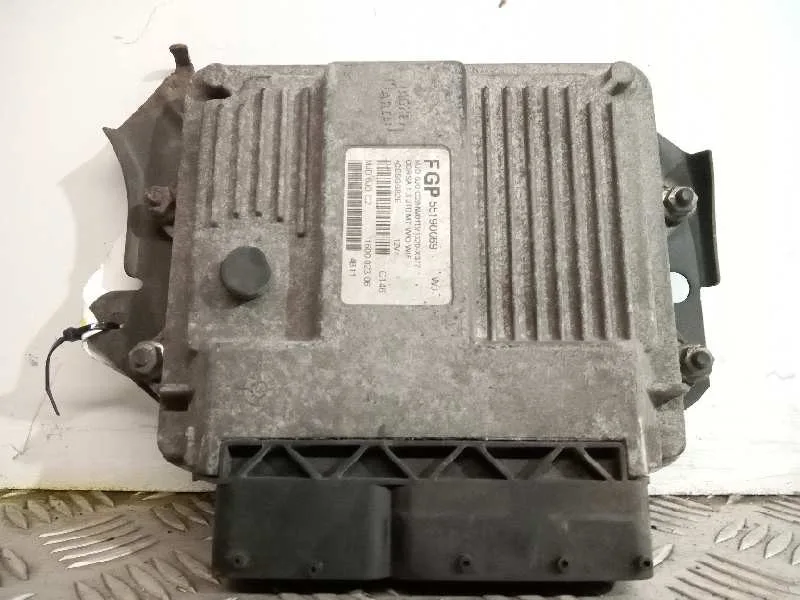 Centralita Motor Uce para Opel Corsa C