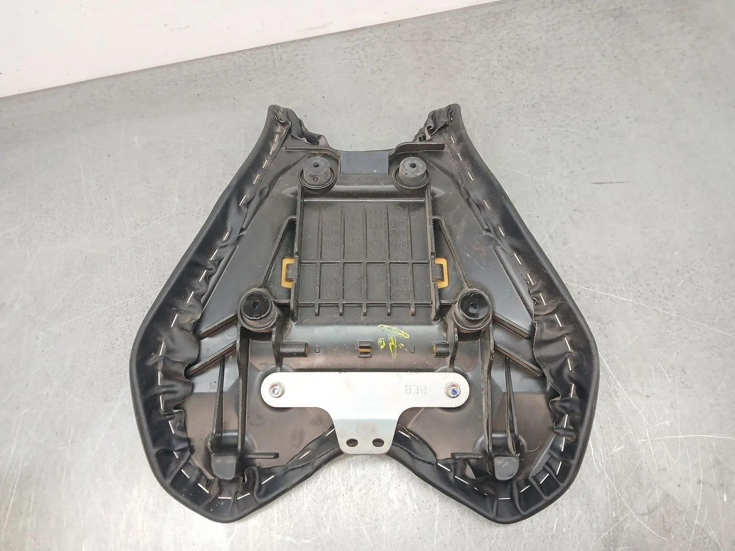Asiento Delantero Izquierdo para Yamaha R7