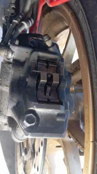 Pinza Freno Delantera Izquierda para Yamaha R7