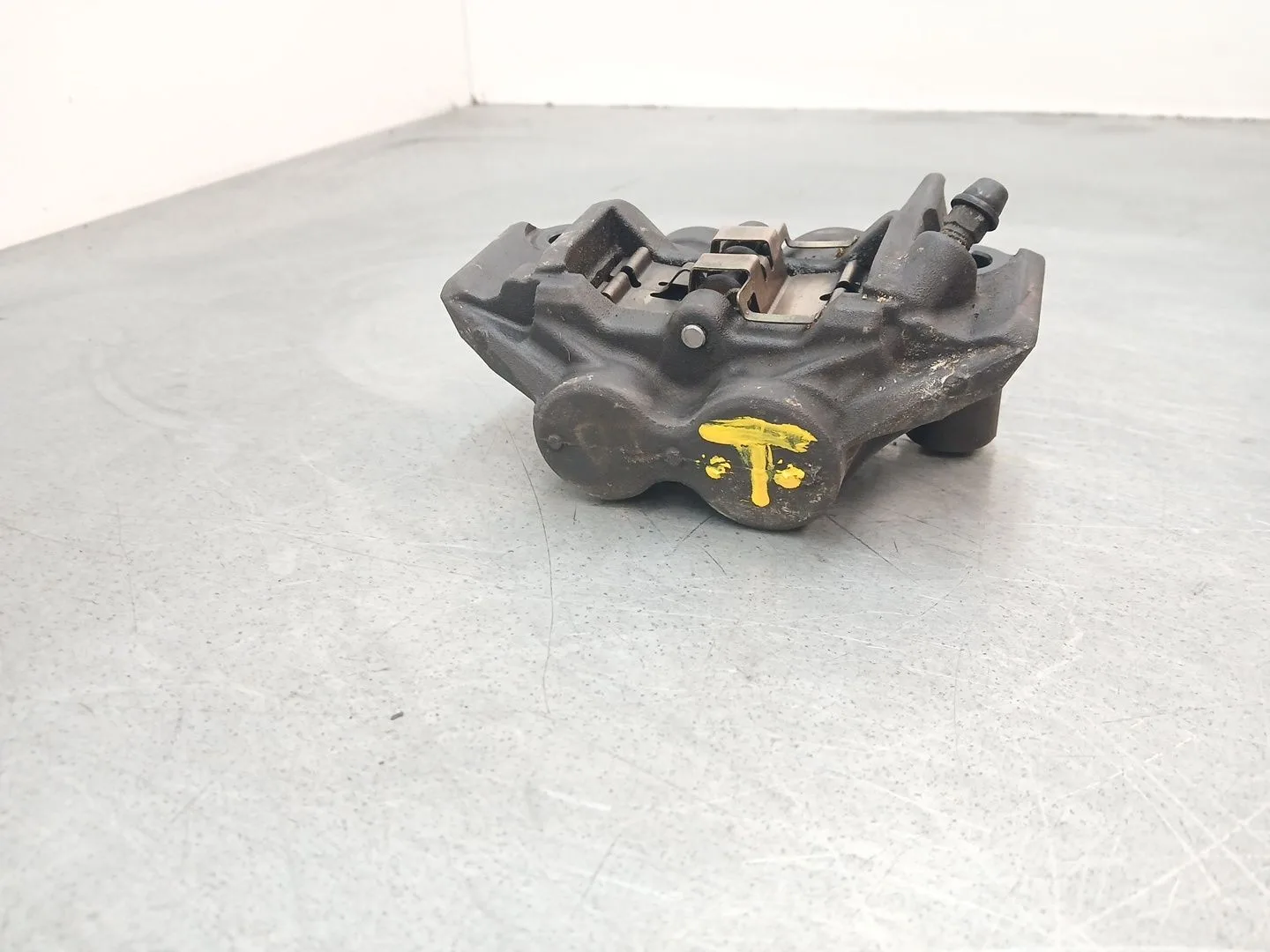 Pinza Freno Delantera Izquierda para Yamaha R7