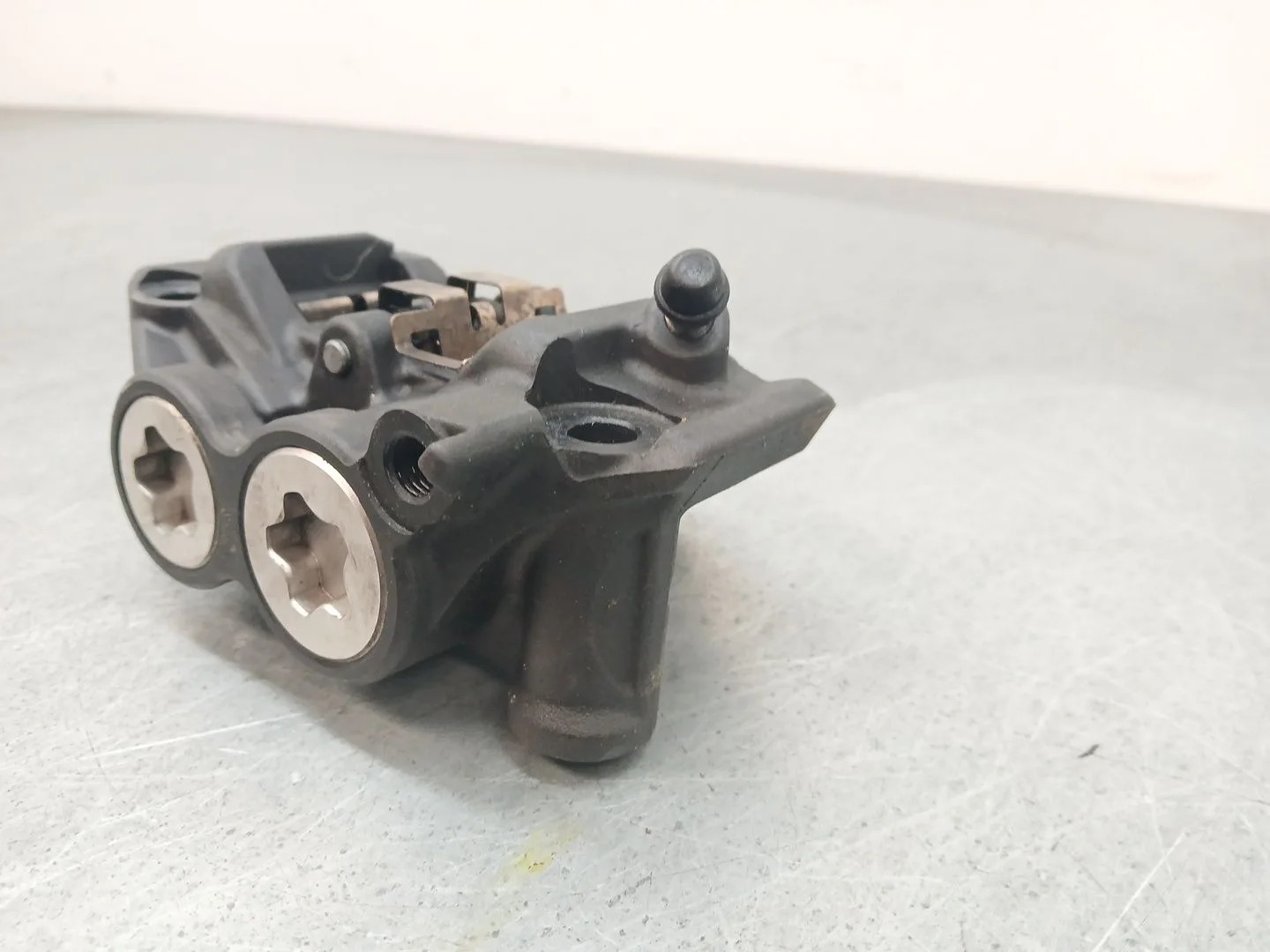 Pinza Freno Delantera Derecha para Yamaha R7