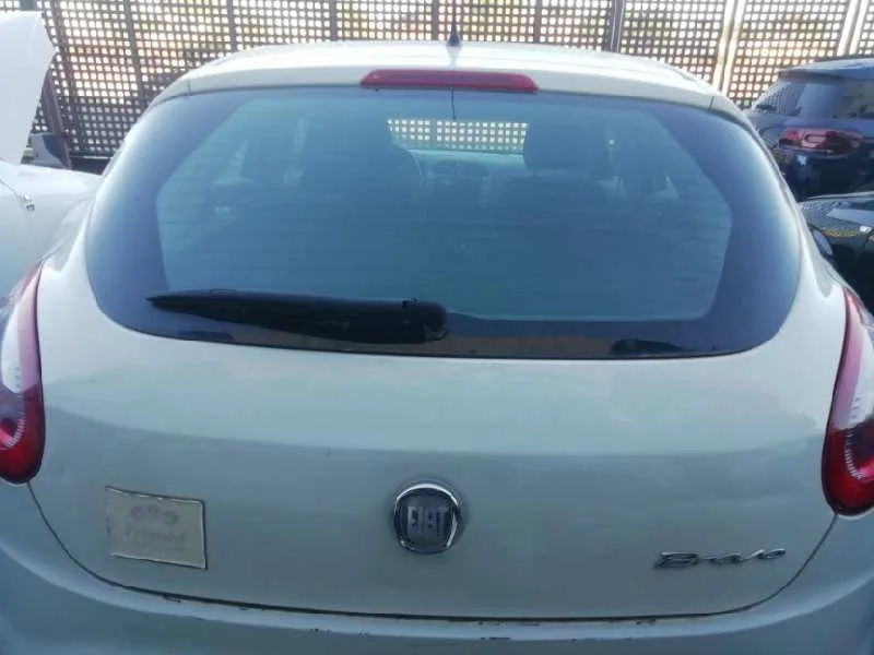 Porton Trasero para Fiat Bravo (198)