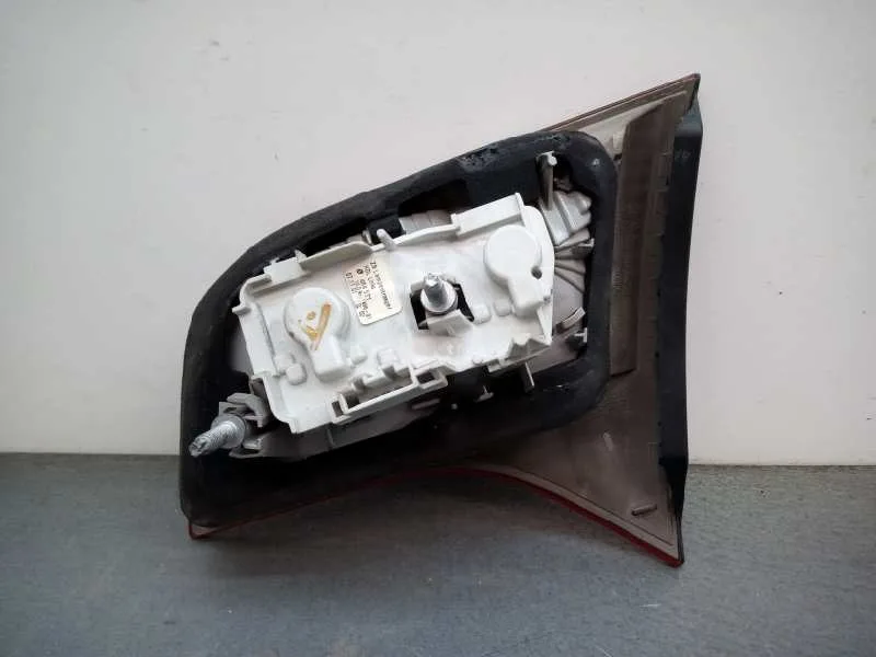 Piloto Trasero Izquierdo Interior para Audi A4 Avant (8E)