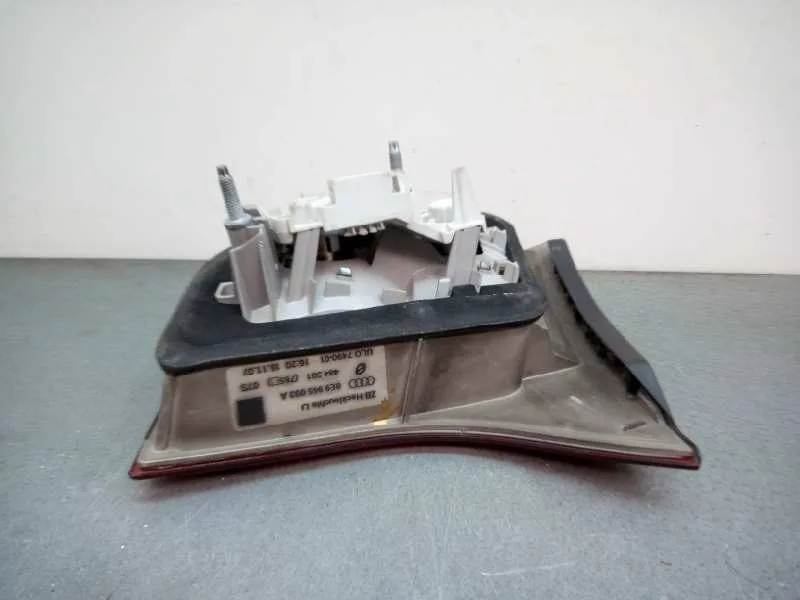 Piloto Trasero Izquierdo Interior para Audi A4 Avant (8E)