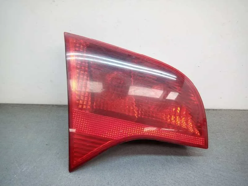 Piloto Trasero Izquierdo Interior para Audi A4 Avant (8E)