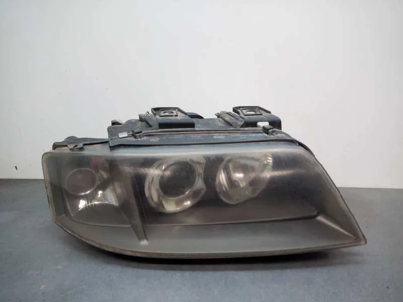 Faro Derecho para Audi A6 Avant (4B5)