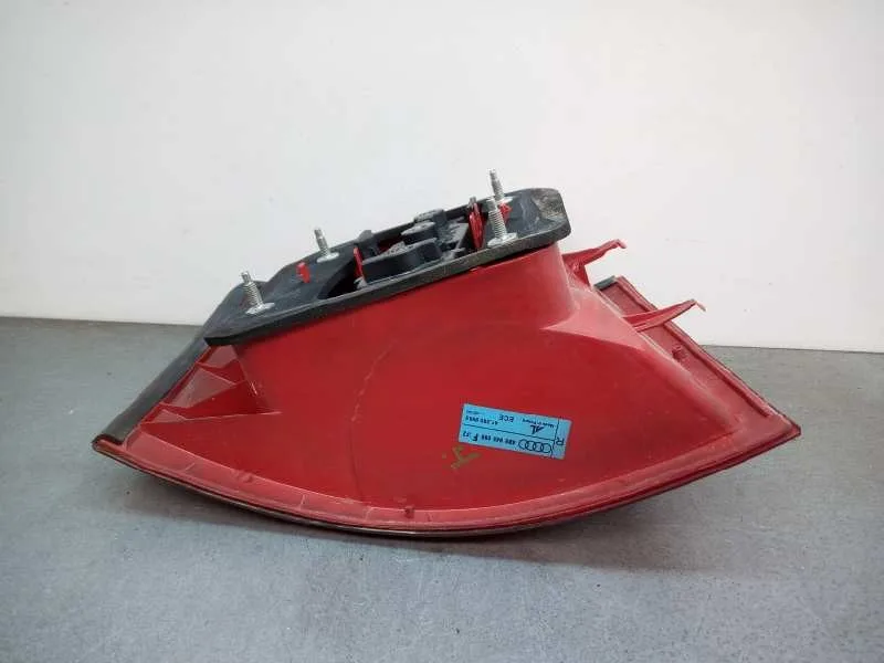 Piloto Trasero Derecho para Audi A6 Avant (4B5)