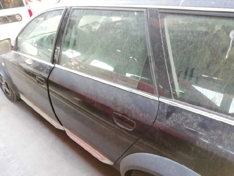 Puerta Trasera Izquierda para Audi A6 Avant (4B5)