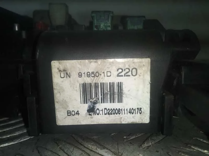 Caja Reles / Fusibles para Kia Carens (Un)