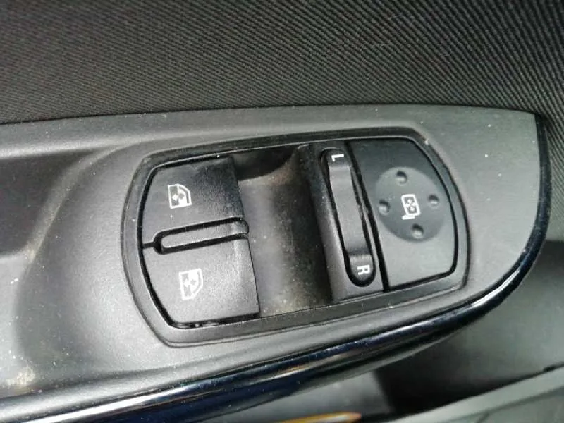 Mando Elevalunas Delantero Izquierdo para Opel Corsa E